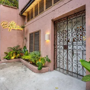 Hotel Botanica Casa Manila By Housy Host, Medellin